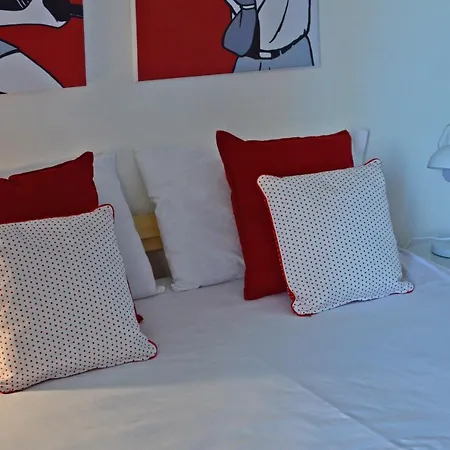 Red Sunset Couette-café 3*